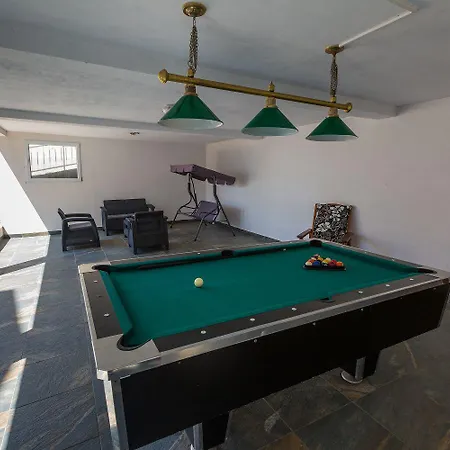 Modernes Nur 150 Meter Zum Mit Pool, Jacuzzi, Meerblick, Billard Appartement