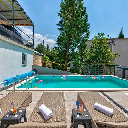 Modernes Nur 150 Meter Zum Mit Pool, Jacuzzi, Meerblick, Billard