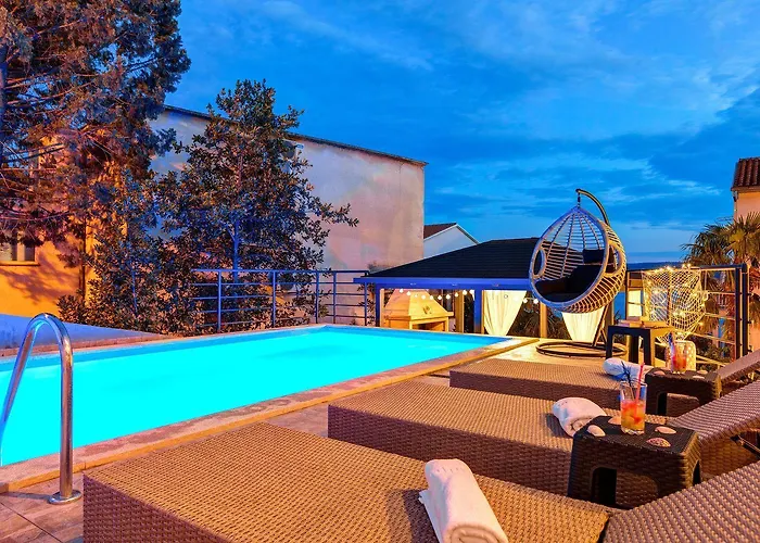 Modernes Nur 150 Meter Zum Mit Pool, Jacuzzi, Meerblick, Billard Dramalj