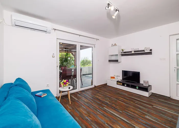 Modernes Nur 150 Meter Zum Mit Pool, Jacuzzi, Meerblick, Billard Dramalj