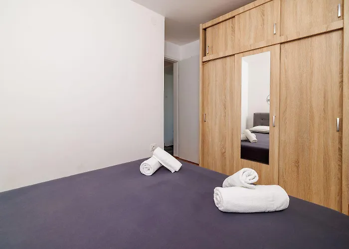 Modernes Nur 150 Meter Zum Mit Pool, Jacuzzi, Meerblick, Billard Apartman Dramalj