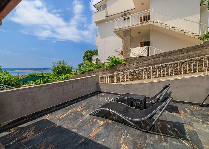 Modernes Nur 150 Meter Zum Mit Pool, Jacuzzi, Meerblick, Billard