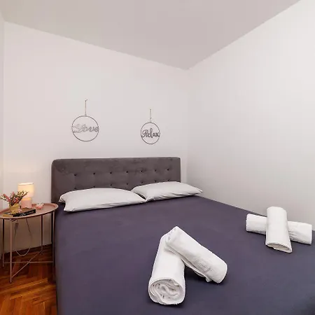 Modernes Nur 150 Meter Zum Mit Pool, Jacuzzi, Meerblick, Billard