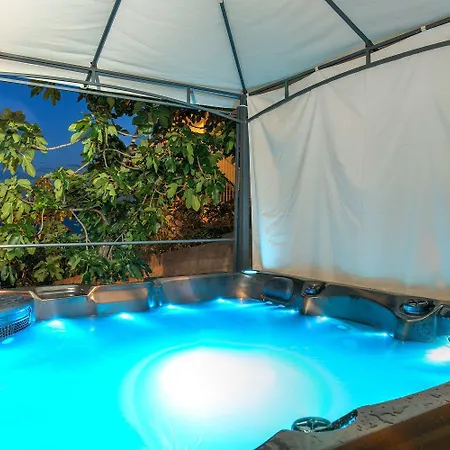 Modernes Nur 150 Meter Zum Mit Pool, Jacuzzi, Meerblick, Billard