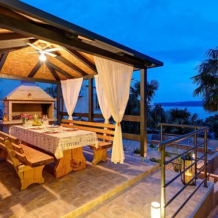 Апартаменты Modernes Nur 150 Meter Zum Mit Pool, Jacuzzi, Meerblick, Billard