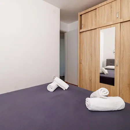 Modernes Nur 150 Meter Zum Mit Pool, Jacuzzi, Meerblick, Billard Апартаменты Драмаль