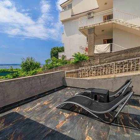 Modernes Nur 150 Meter Zum Mit Pool, Jacuzzi, Meerblick, Billard