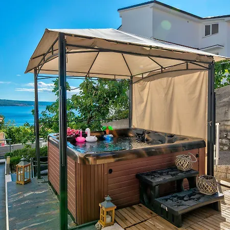 Modernes Nur 150 Meter Zum Mit Pool, Jacuzzi, Meerblick, Billard Апартаменты Драмаль