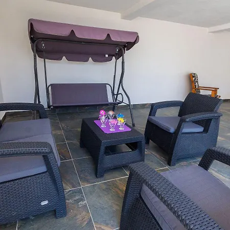 Modernes Nur 150 Meter Zum Mit Pool, Jacuzzi, Meerblick, Billard Апартаменты Драмаль