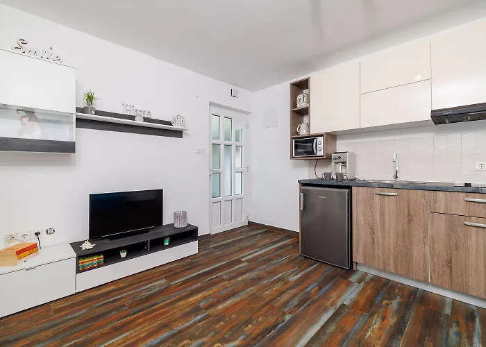 Διαμέρισμα Modernes Nur 150 Meter Zum Mit Pool, Jacuzzi, Meerblick, Billard Dramalj