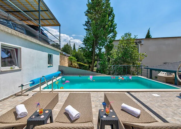 Modernes Nur 150 Meter Zum Mit Pool, Jacuzzi, Meerblick, Billard